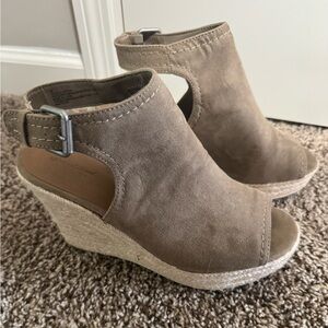 Universal Thread Taupe Wedge Sandals